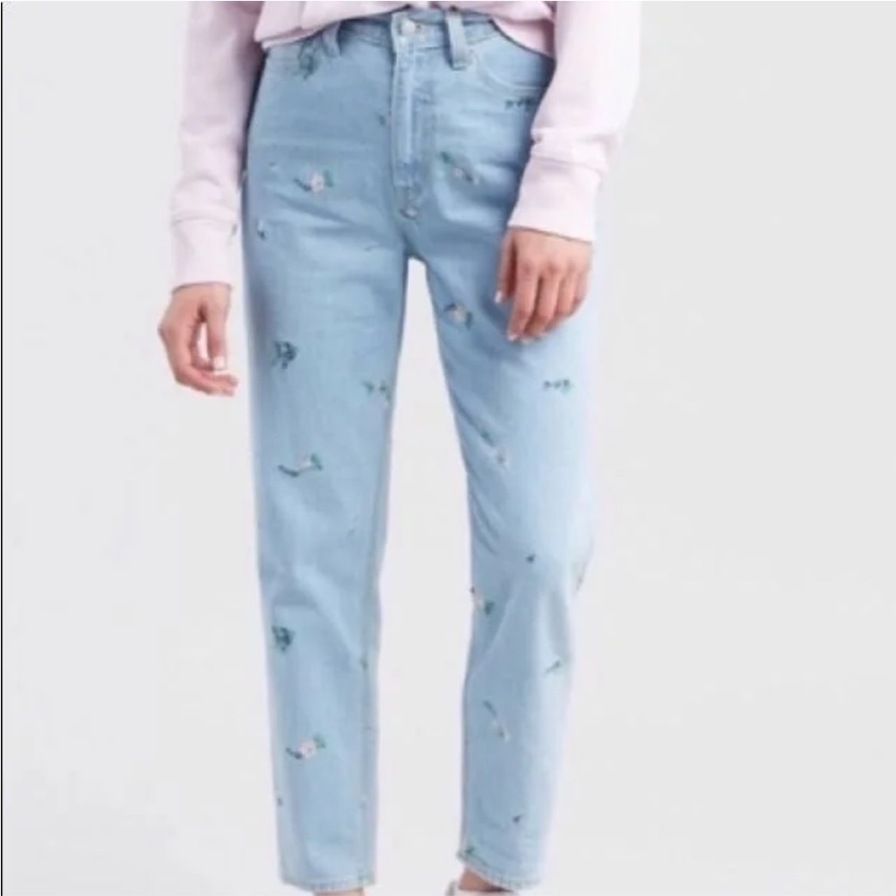 Levi mom jeans, flower embroidery